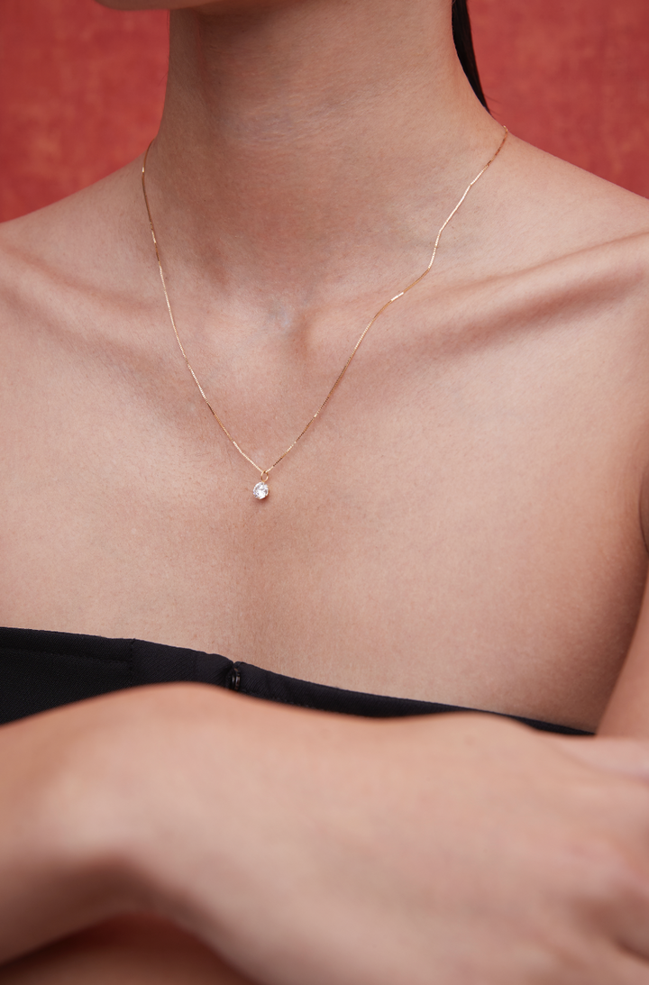 Solitaire Pendant White Gold