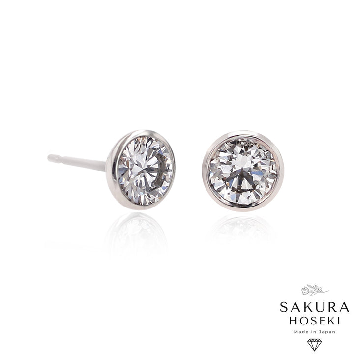 Bezel Studs White Gold